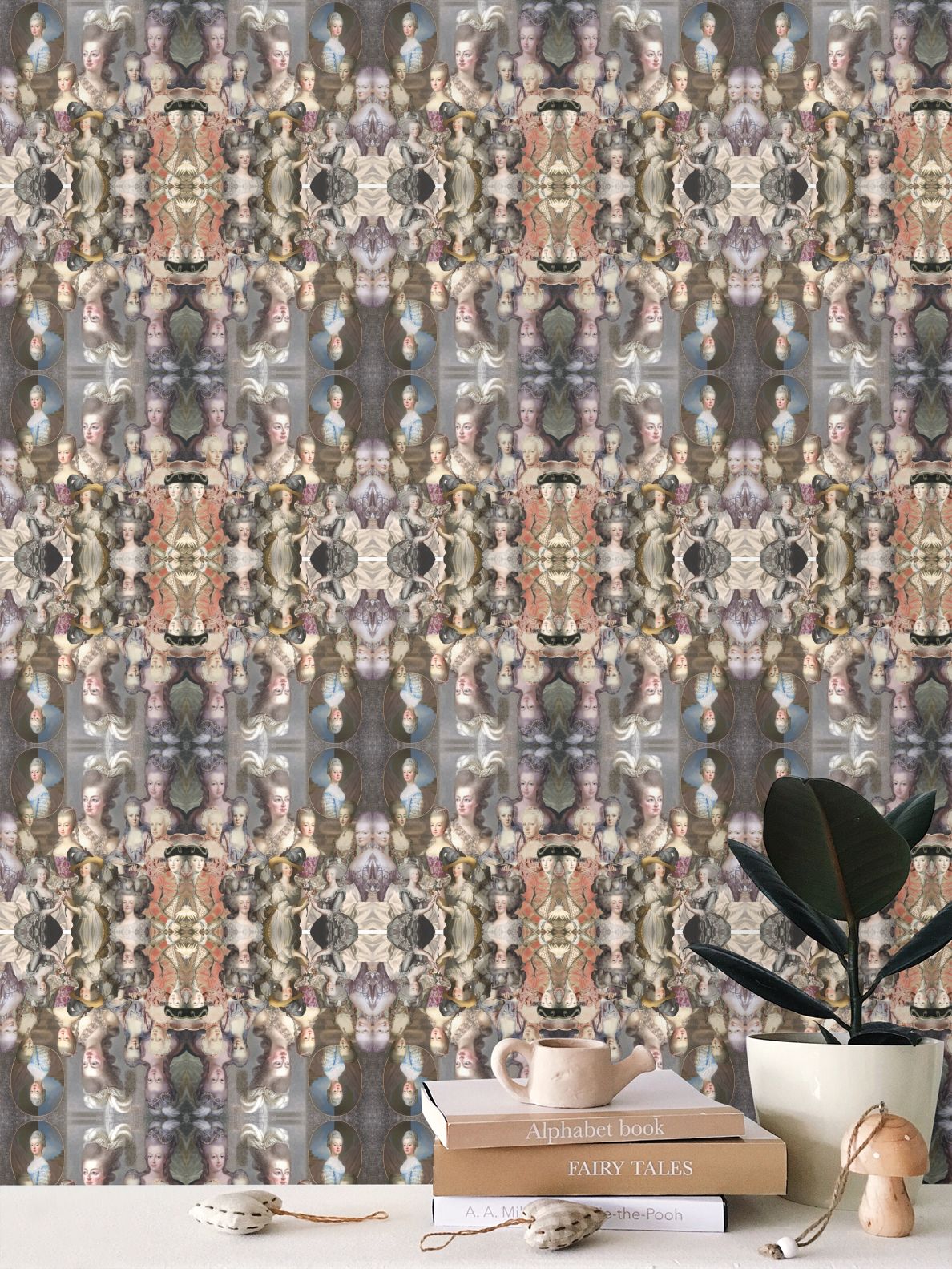 Marie Antoinette Wallpaper (large)